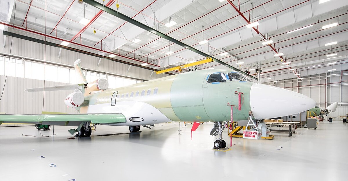 Заводская грунтовка - зеленая // Фото: Dassault Falcon