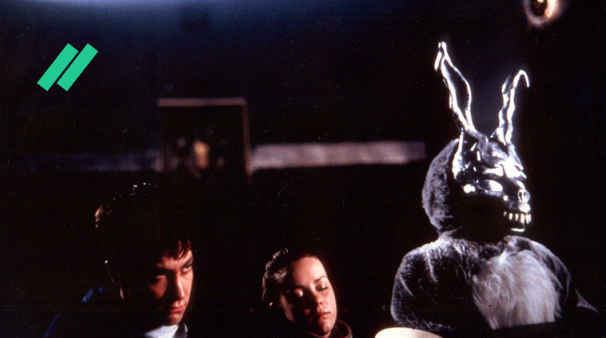 Донни дарко о чем. Donnie Darko 2001. Донни Дарко кадры. Заяц из Донни Дарко. Дрю Бэрримор Донни Дарко.