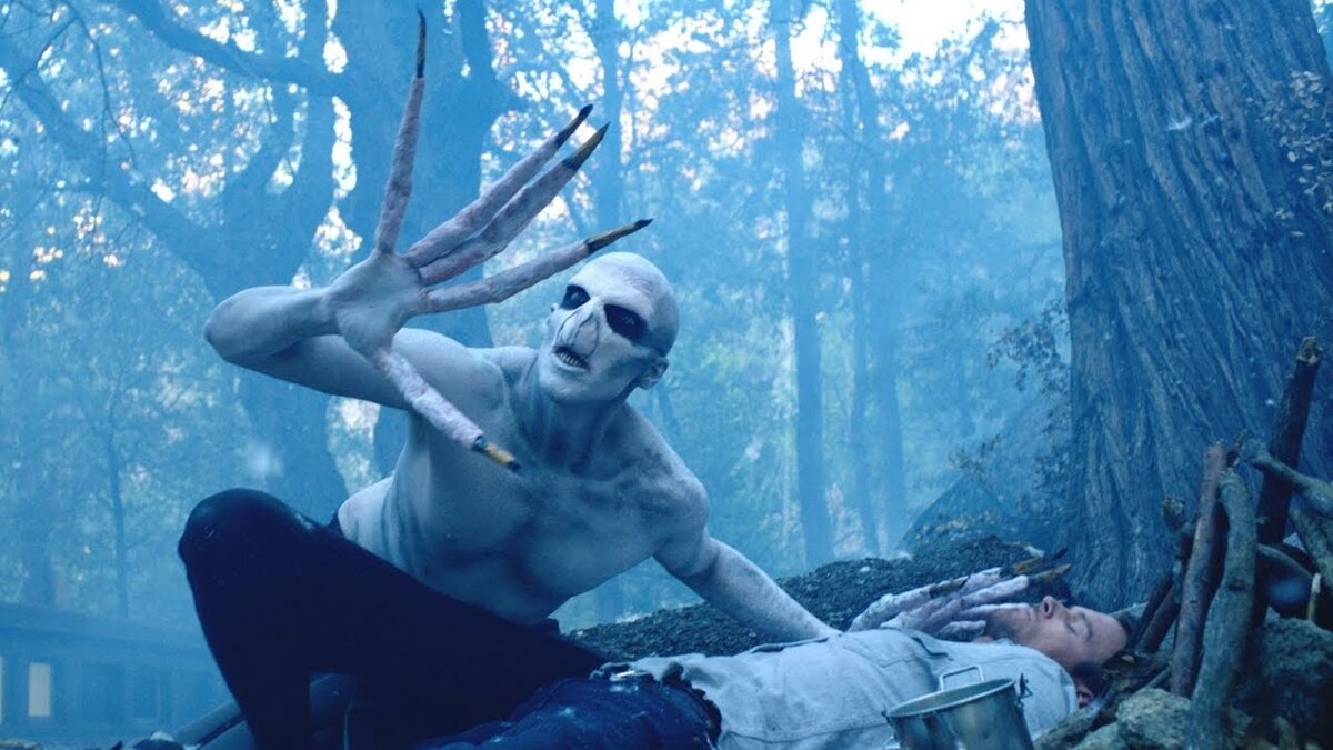 Видно, что чудик сам словил шок со своих пальцев. Они вот-вот развалятся, как переваренные сосиски