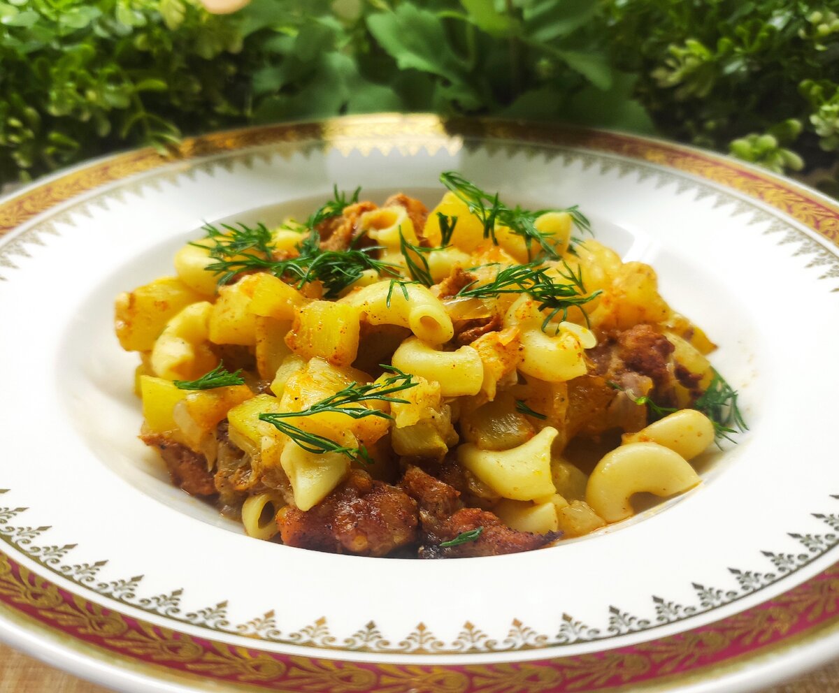 Запеканка с курицей и овощами. Запеканка с индейкой и макаронами. Запеканка макароны индейка. Запеканка с индейкой в духовке. Тетразини.