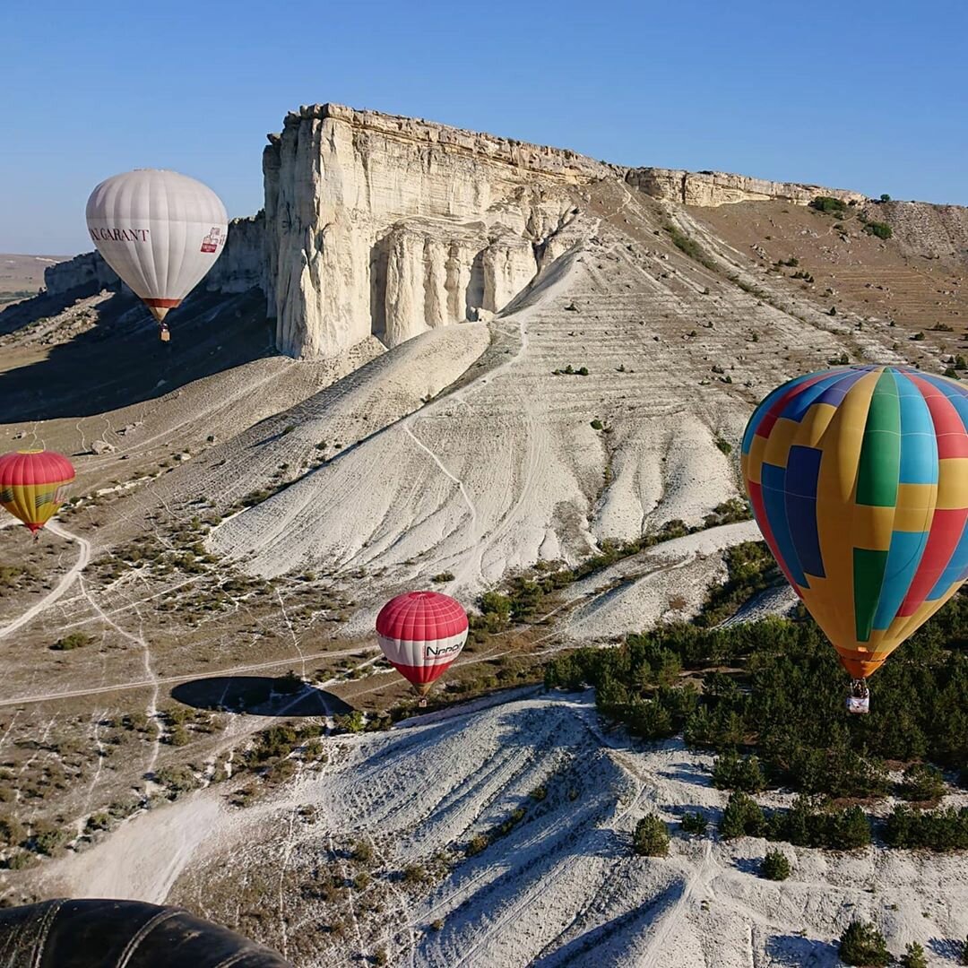 Крымская Каппадокия белая скала