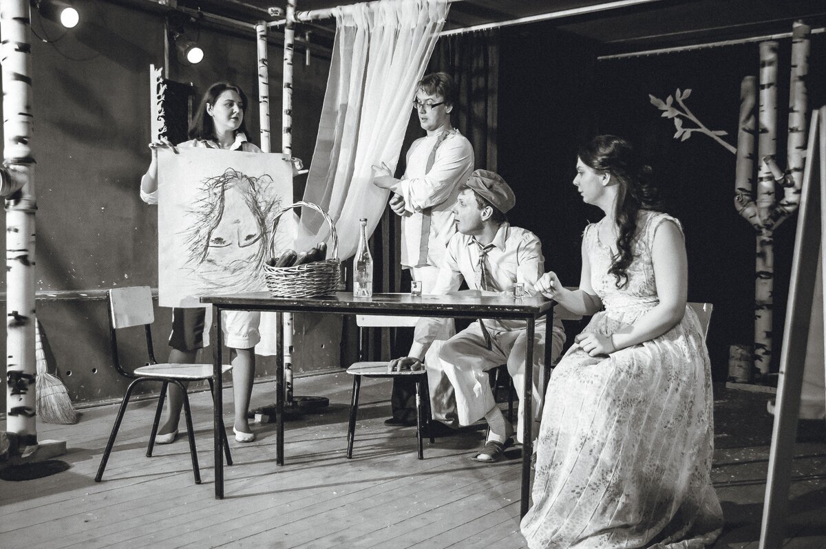 2.Декорации к лирической комедии «Маленький спектакль на лоне природы» Художник Антон Богатов