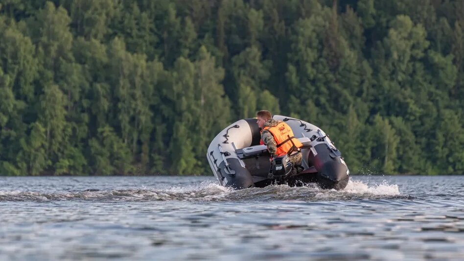 Лодка Ривьера 3600 НДНД Киль