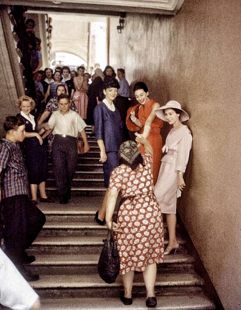 Показ диор в москве 1959 фото