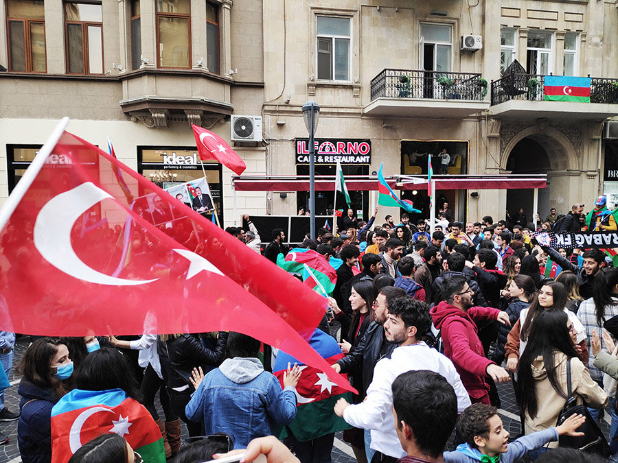 Баку, Азербайджан — 10 ноября 2020 год. Баку празднует победу в войне за Нагорный Карабах. Фото: Shahin Mammadov