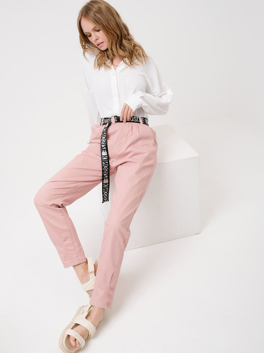 На фото: летние розовые  джинсы, магазин julius novell https://www.livemaster.ru/julius-novell