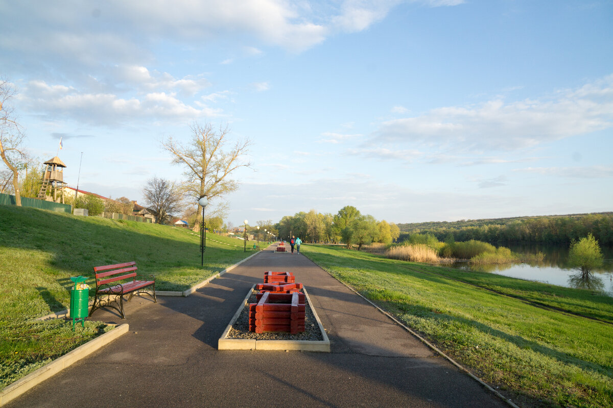 Набережная (справа Дон)