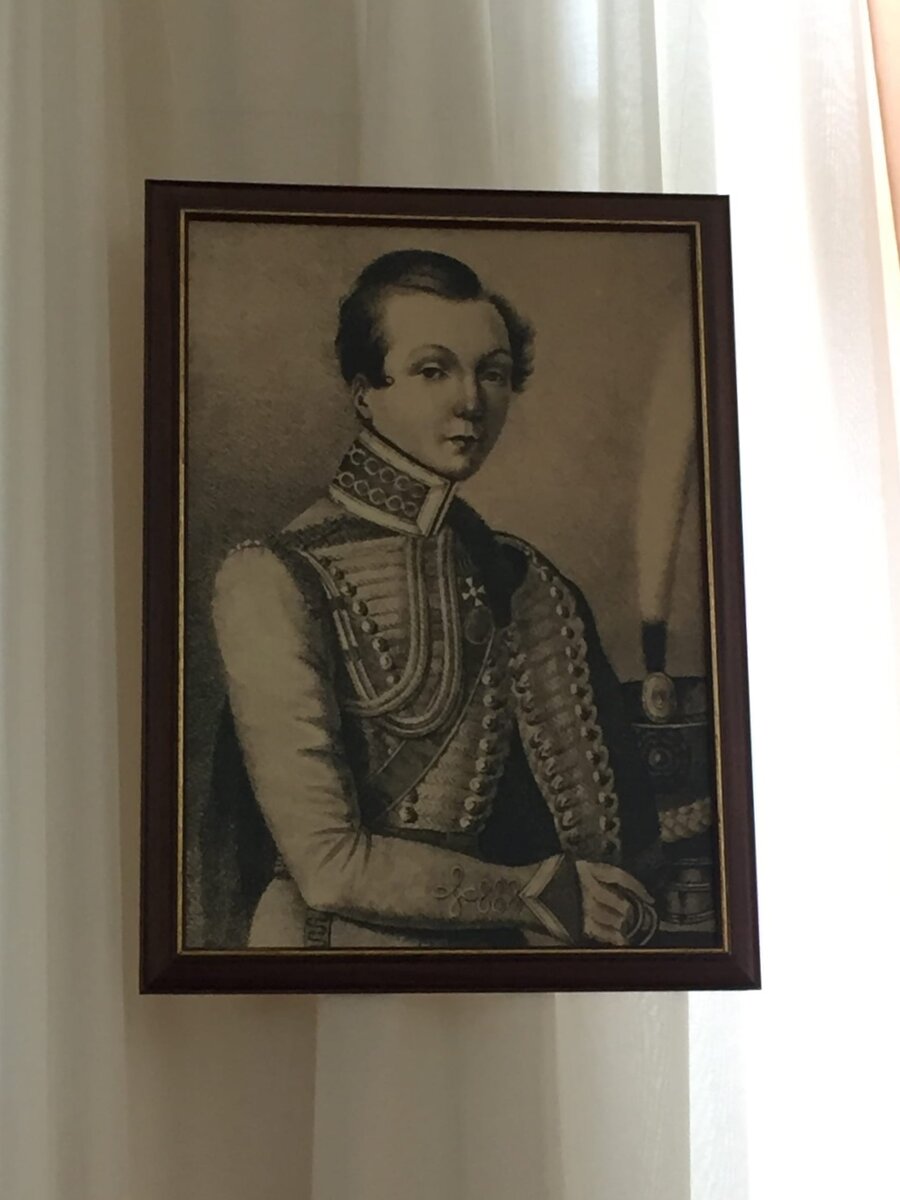 Портрет Н. Дуровой в сарапульском краеведческом музее