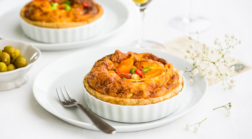 Больше выпечки с курицей см. на www.gastronom.ru