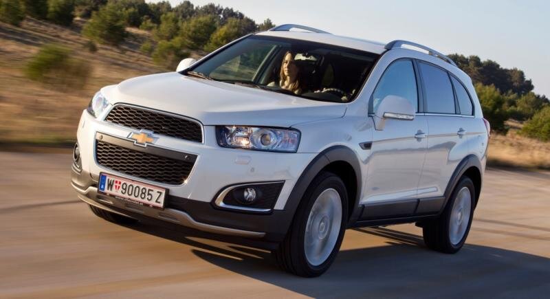 Chevrolet Captiva – это пятидверный и 5- или 7-местный компактный кроссовер. За разработку отвечало южнокорейское подразделение General Motors.-2