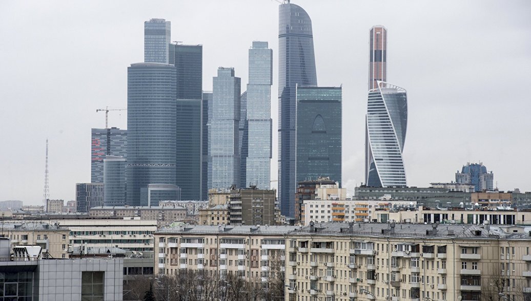 Москва сити на фоне хрущевок. Взято из открытых источников.