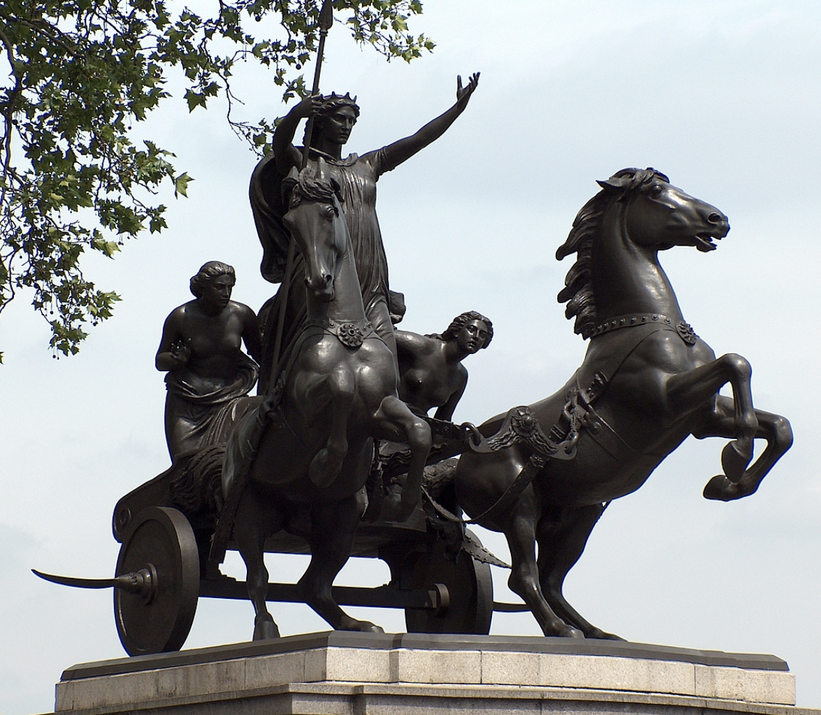Памятник королеве Боудикке в Лондоне. Как она выглядит, конечно, неизвестно, это просто фантазия скульптора.
