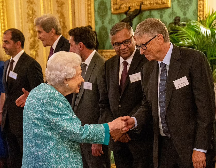 Стильно, но уместно!