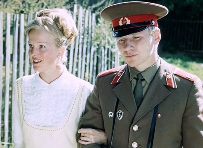 кадр из фильма «Семь невест ефрейтора Збруева»