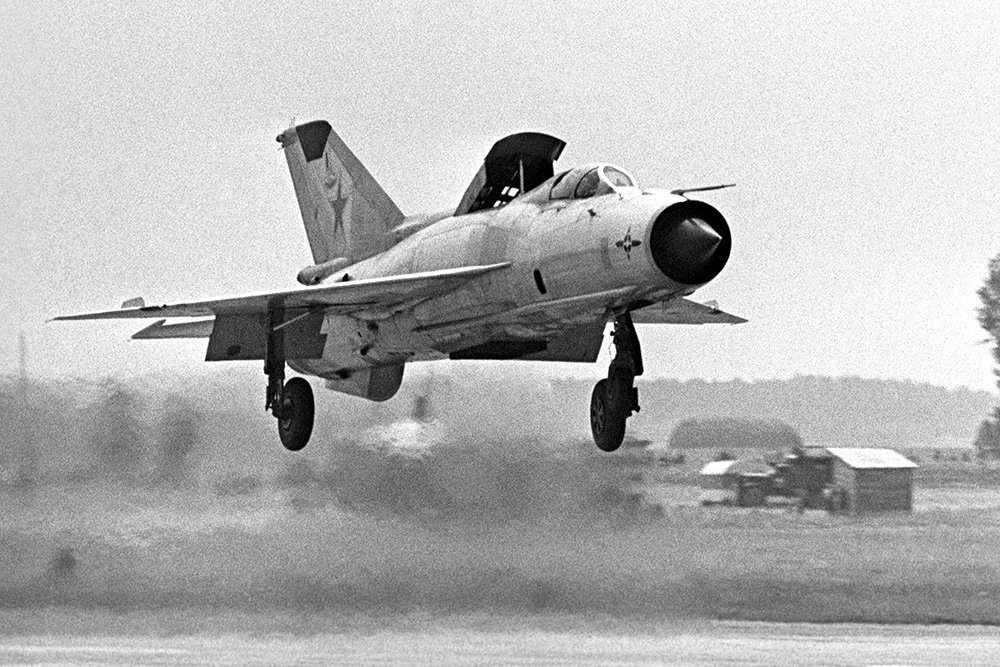 Источник фото: https://www.reddit.com/r/FunnerHistory/comments/foyma3/vtol_mig21/