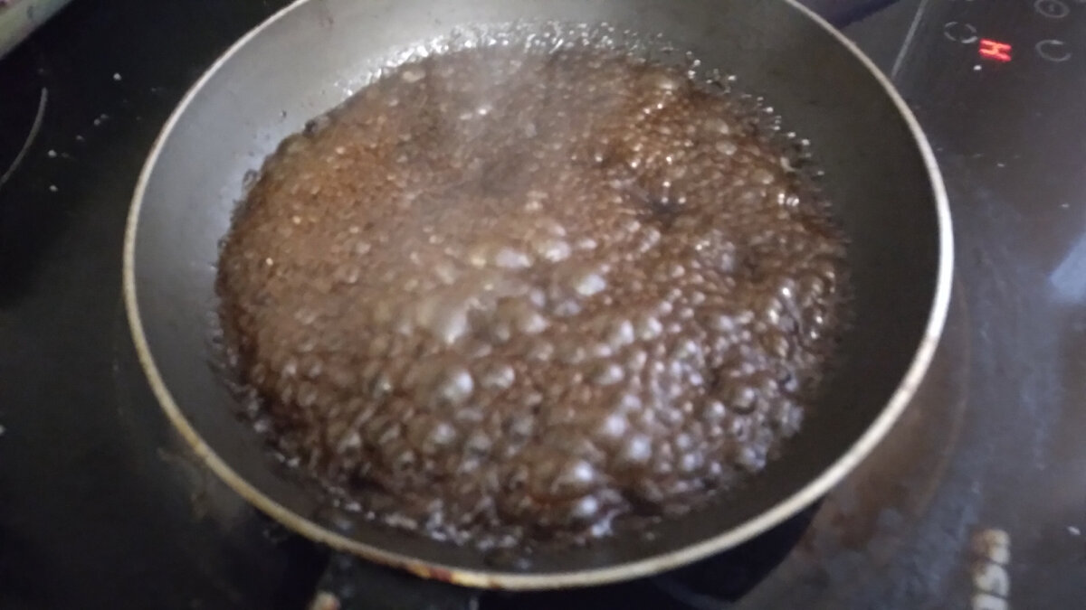 Глазурь должна стать густая и тягучая