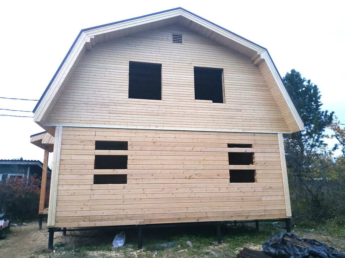 Фото 1. Дом из бруса, срубленый в "теплый угол"