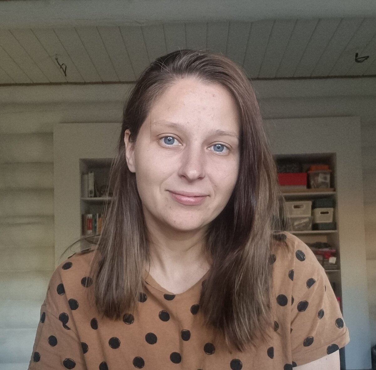 Волосы не крашены, брови не ощипаны, прыщи не выведены, лифчик не надёван