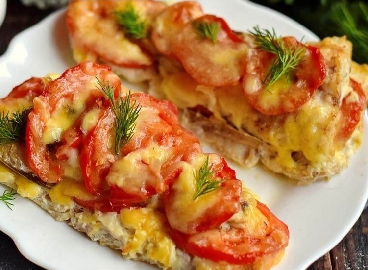 Как приготовить Рыба Треска запеченная в духовке с помидорами и сыром просто рецепт пошаговый