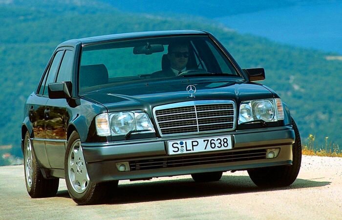  
Mercedes-Benz W124 – один из тех автомобилей, которые можно чинить своими руками. 
