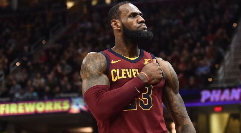 Леброн Джеймс (23)