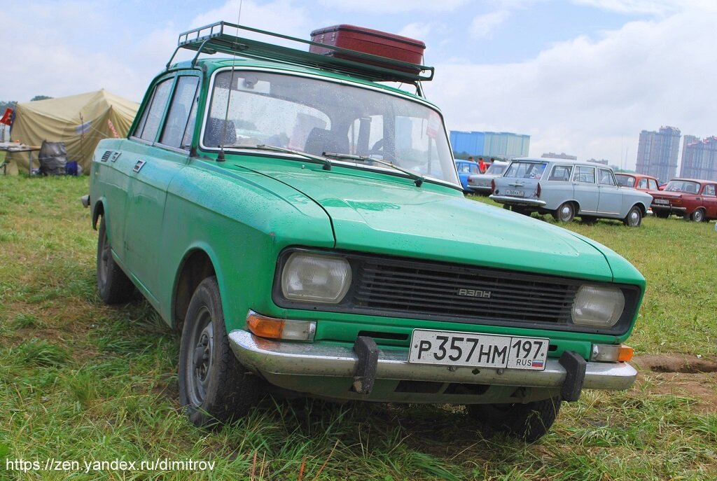Москвич-2140 с радиаторной решеткой и передними крыльями от Москвича после 1981 годов выпуска