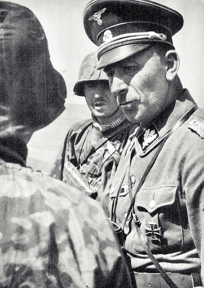    Пауль Хауссер – легендарный руководитель войск СС, участник Третий битвы за Харьков, Прохоровского сражения, который получил в среде немецких танкистов СС ласковое прозвище «Папа».