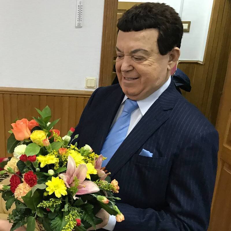 Фото взято из сайта: https://www.vokrug.tv/pic/post/d/e/7/8/rsz800x800_de78ada9a1dbe415455d1d3594d6eb7b.jpeg.