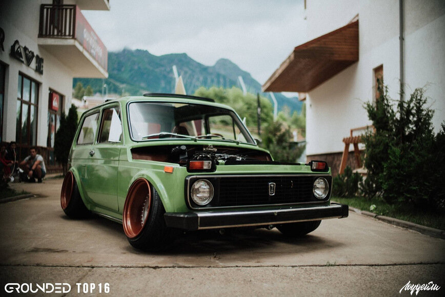 Лада Нива stance