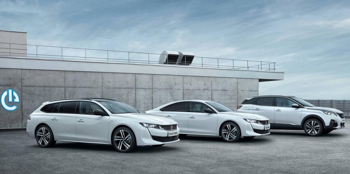 Кроссовер 3008, седан и универсал 508 получают шильдики PHEV