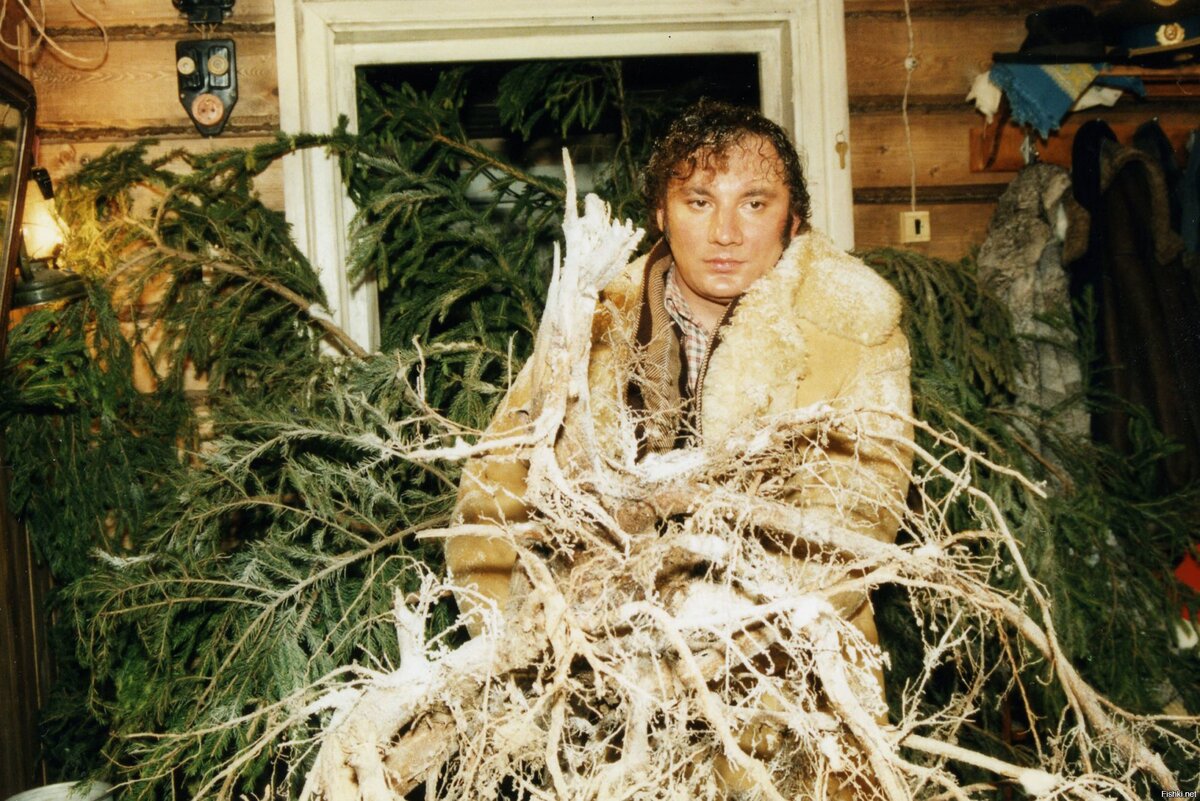 кадр из фильма "Сирота казанская"