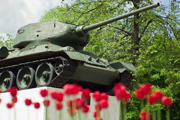 Т-34 на городской площади