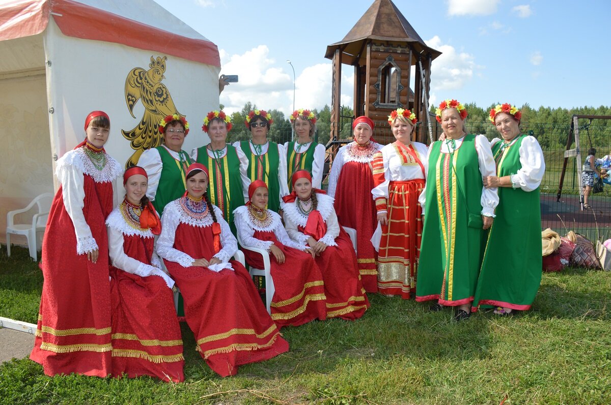 экологический день в школе. классный коллектив. субботник по благоустройству территории. общее дело или праздник которое объединяет людей. первое мая краснодар.