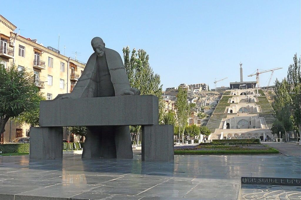 Памятники армении