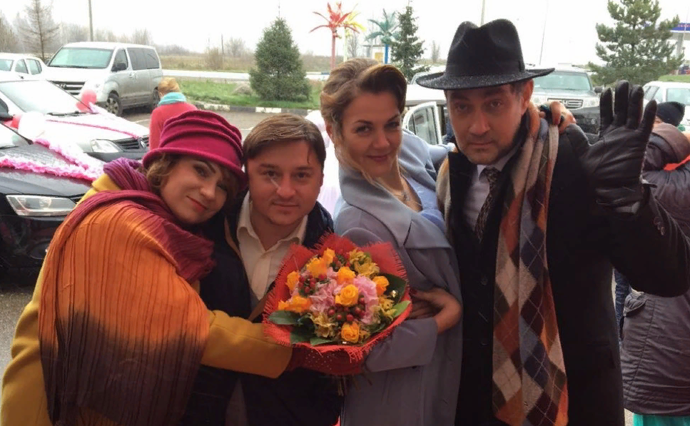 Сериал мама лора актеры и роли фото