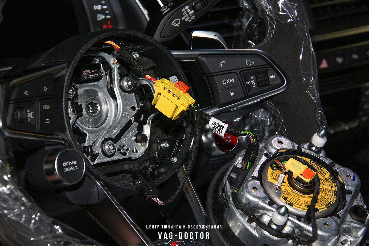 Установка многофункционального руля от AUDI R8 GEN 2 на автомобиль AUDI Q7 4M 