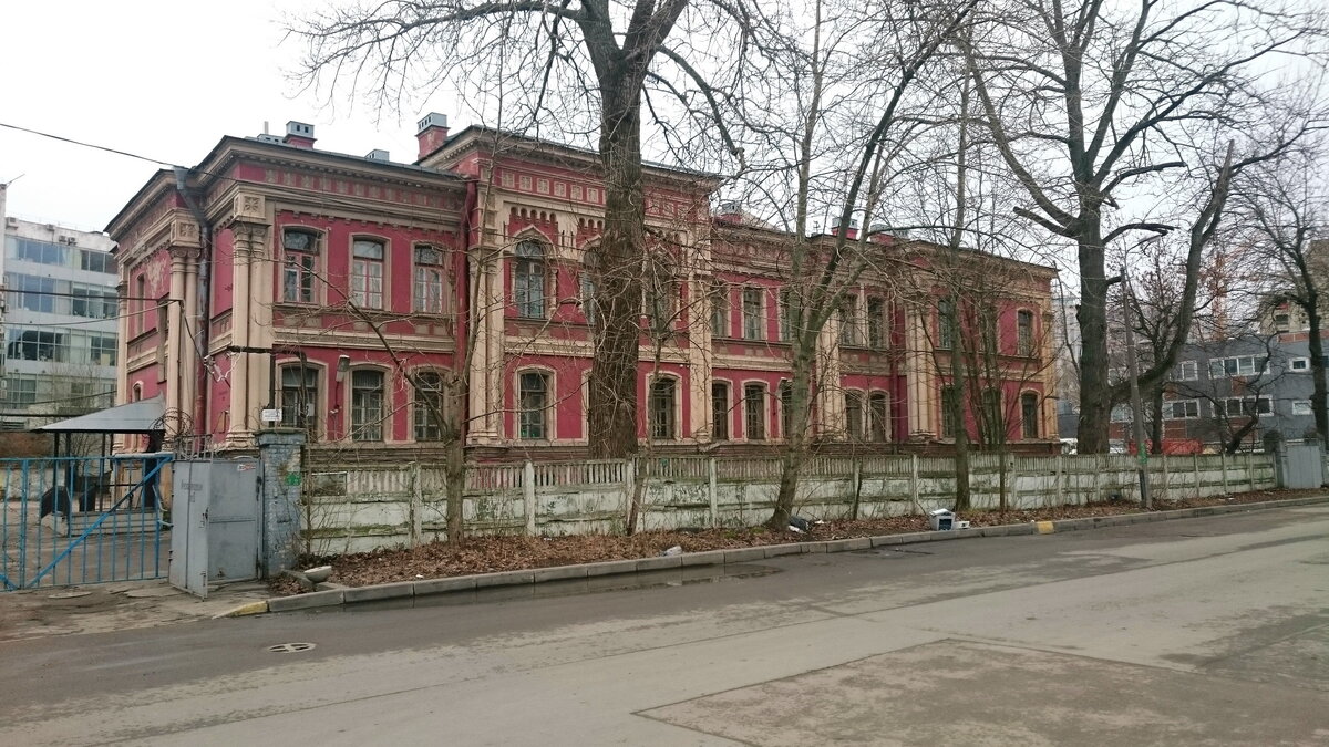Здание приюта и богадельни Николаевского православного братства.
