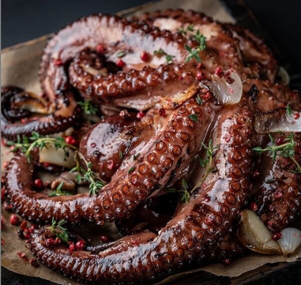 Осьминог запеченный в дровяной печи @pifagorrest