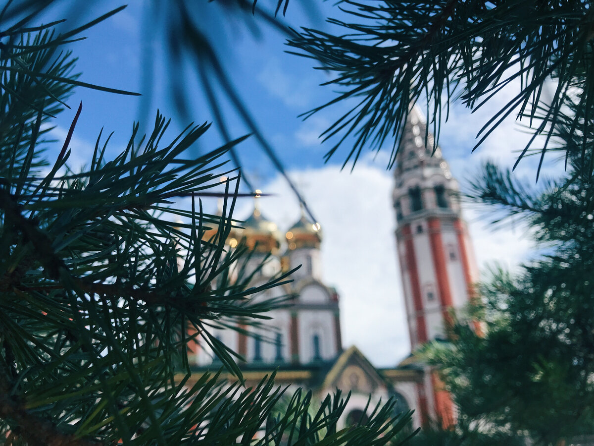 Храм-памятник Всех святых был построен в Гусеве в 2016 году, на месте разрушенной в 1945 году лютеранской кирхи.