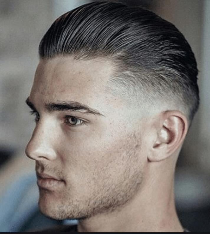Мужские стрижки 2024 тренды. Slick back стрижка. Стрижка слик Slick back. Сликбэк и фэйд. Slick back стрижка мужская