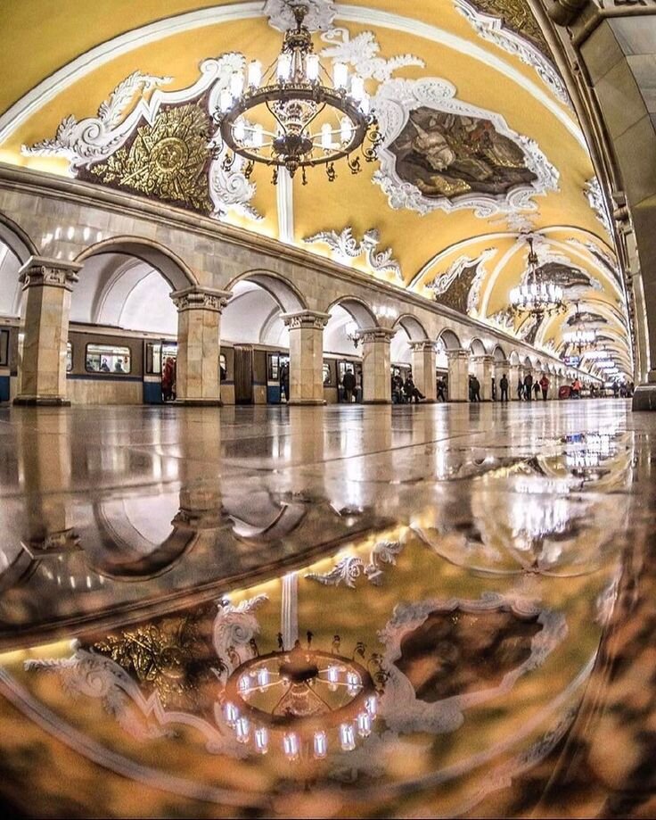 Комсомольская станция московского метро