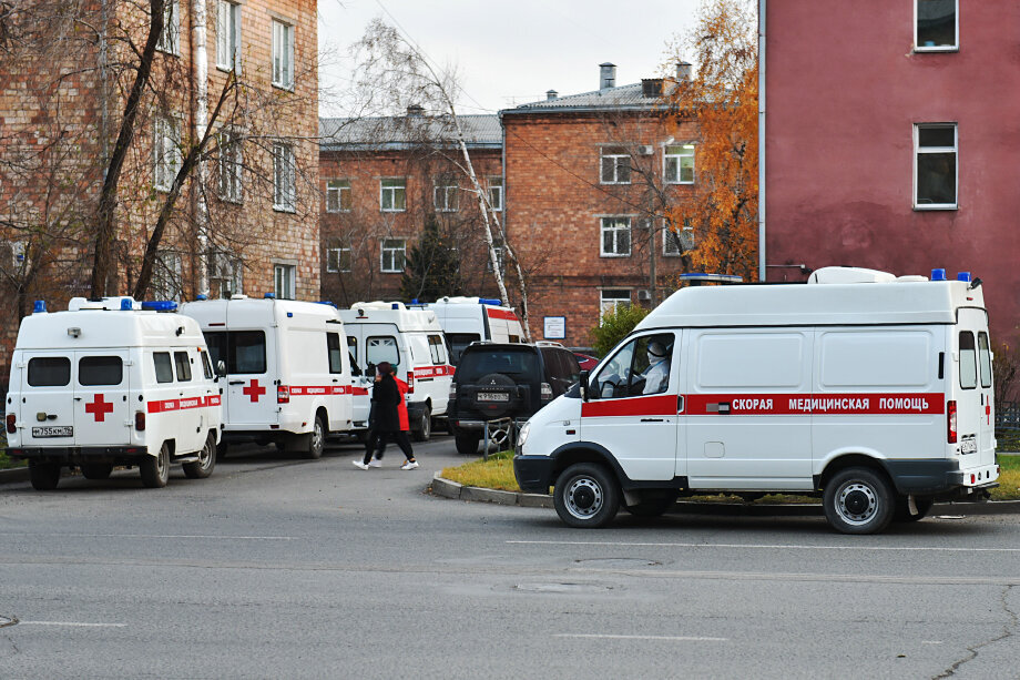 За минувшие сутки показатель заболеваемости в республике достиг пиковых показателей – 1187 человек. Фото: Александр Колбасов/ТАСС