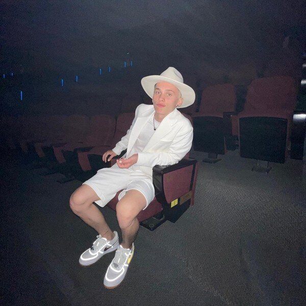 Даня Милохин
