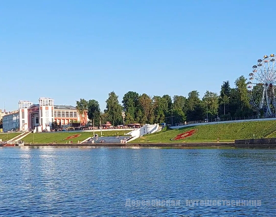 Тверь. Слева в кадре - кинотеатр "Звезда". Фото автора.