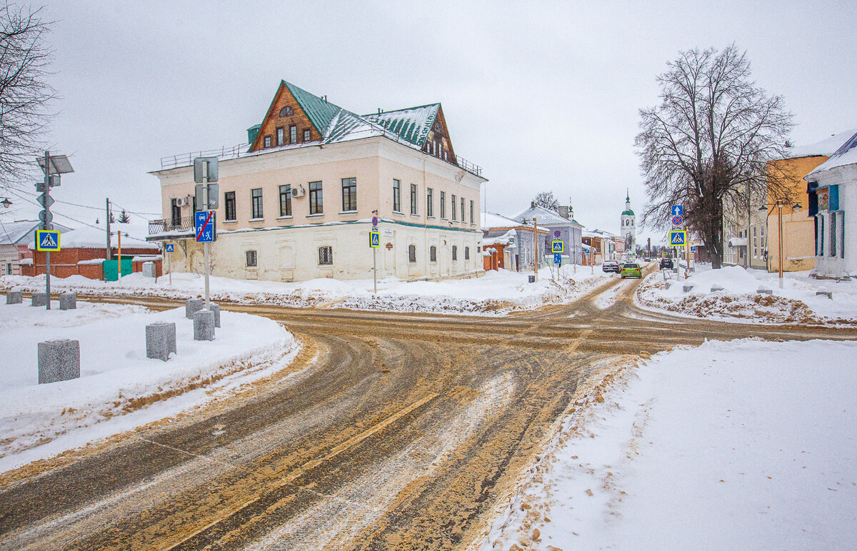 Открываем Подмосковье: зимний Зарайск. Гуляем по городу и смотрим  разноцветные деревянные особняки | Уникальная Россия | Дзен