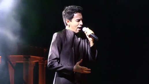 Luciano pavarotti james brown it's a man's world. Карузо посвящение паваротти видео. Паваротти памяти карузо. Лучано паваротти памяти карузо. Песня памяти карузо в исполнении.