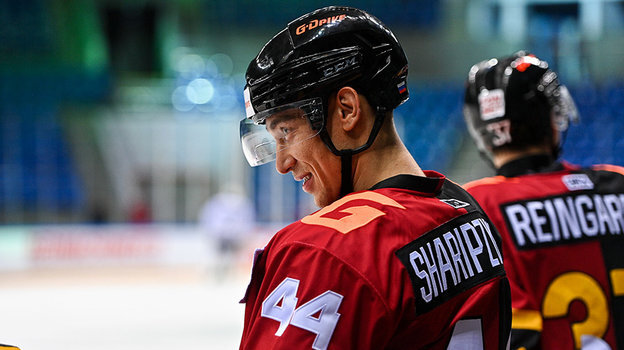    Дамир Шарипзянов.ХК «Авангард»