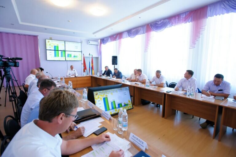    Денис Паслер рекомендовал аграриям Оренбуржья увеличить зарплату работникам АПК Марина Шарт