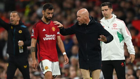 Если "Манчестер Юнайтед" Эрика тен Хага и претендует на чемпионский титул, то победа над "Вулвз" со счетом 1:0 в дебютный уик-энд показала, что за кулисами еще есть над чем работать. Gareth Copley/Getty Images