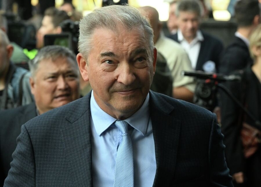    Президент Федерации хоккея России и член исполнительного комитета ОКР Владислав Третьяк на церемонии прощания с поэтом-песенником Николаем Добронравовым © Станислав Красильников/РИА Новости